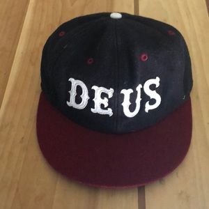 Deus Hat